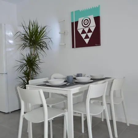Fuer 5 Personen Ca- 65 M² In Puerto Del Carmen- Lanzarote - Suedkueste Von Lan By Interhome