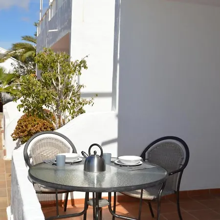 Fuer 5 Personen Ca- 65 M² In Puerto Del Carmen- Lanzarote - Suedkueste Von Lan By Interhome Apartamento *