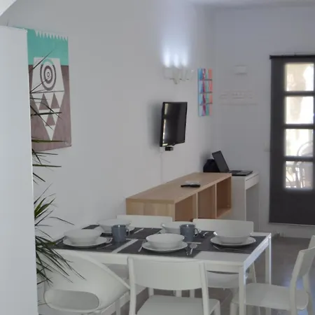 Fuer 5 Personen Ca- 65 M² In Puerto Del Carmen- Lanzarote - Suedkueste Von Lan By Interhome Apartamento *